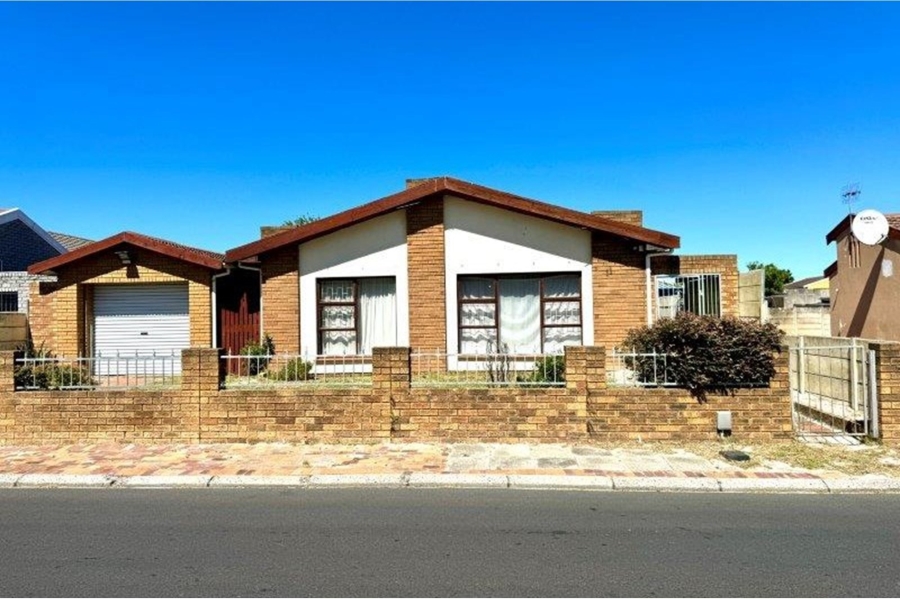 3 Bedroom Property for Sale in Highbury Western Cape